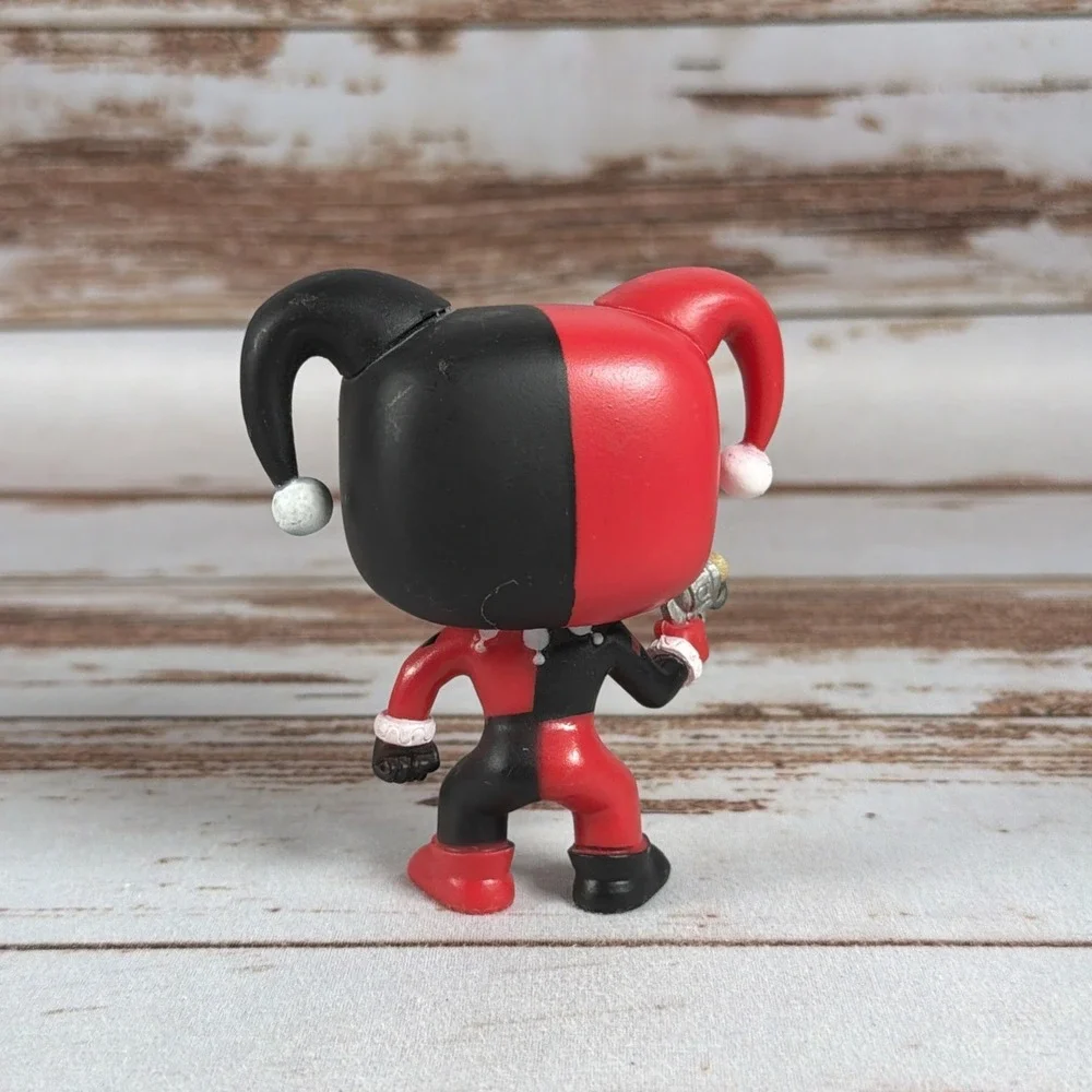Funko Pop! DC Universe Harley Quinn #34 Loose Vinyl Figure Scuffed Used